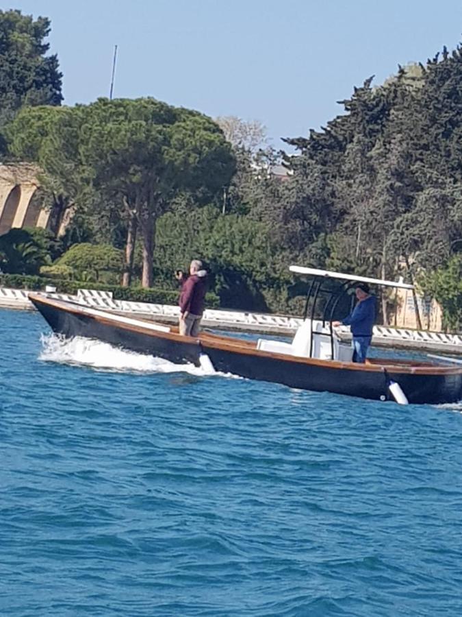 La Tana Del Pescatore Brindisi Exterior photo